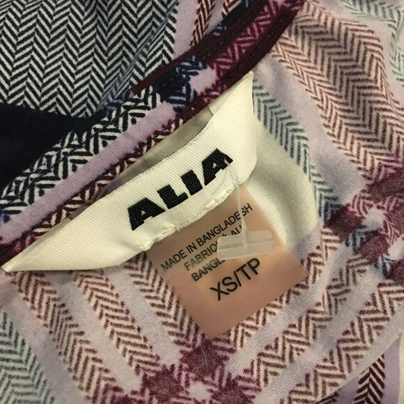 Stretchy Plaid Print 3/4 Sleeve Pullover Top - Picture 10 of 16